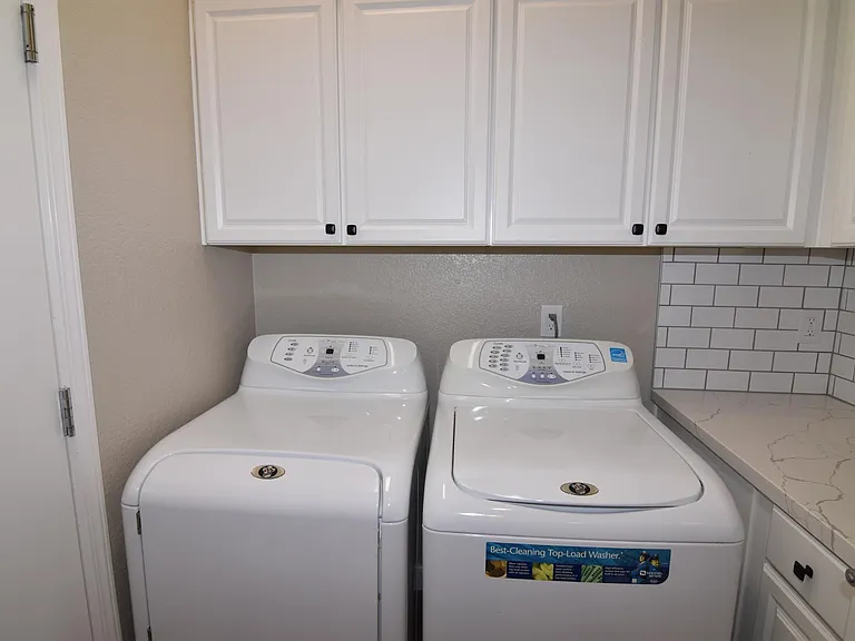 6141 Solstice Dr — Photo 28