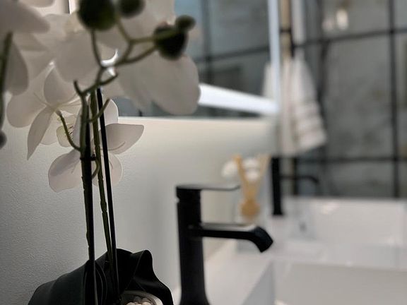 5th image of 607 K St NE