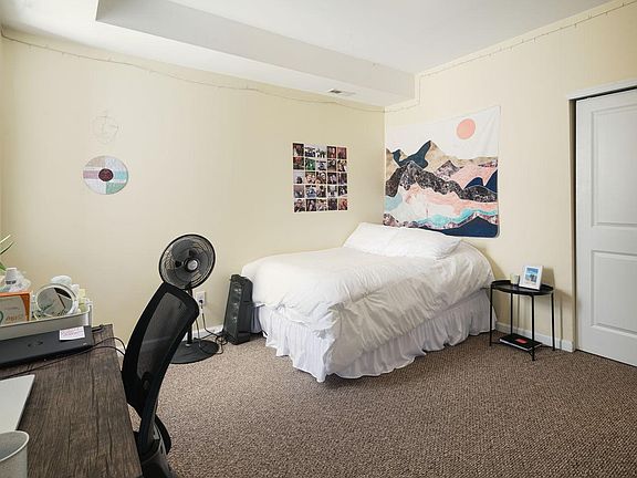 4th image of 2350 N Park Ave #B