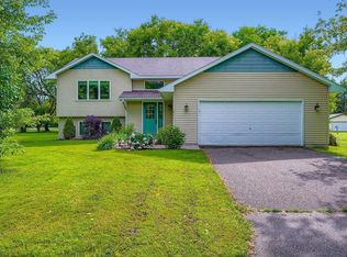 28065 Old Towne Rd, Chisago City, MN 55013