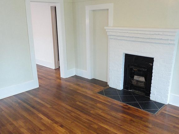 Living room mantle (non-functioning fireplace)