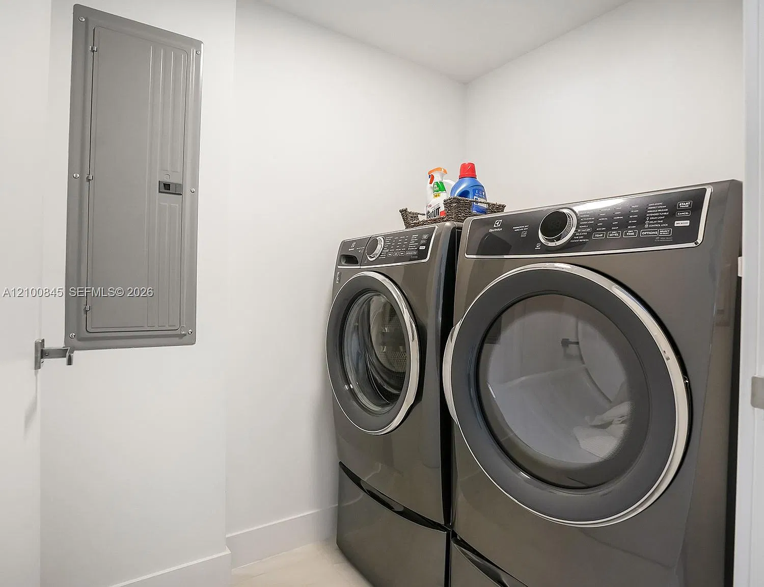3 bed, 2.0 bath, $13,500 — Photo 4