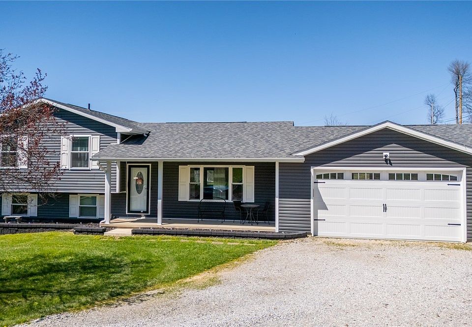 1st image of 44701 Springbrook Dr