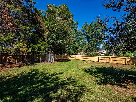 4th image of 127 Nursery Ridge Ln