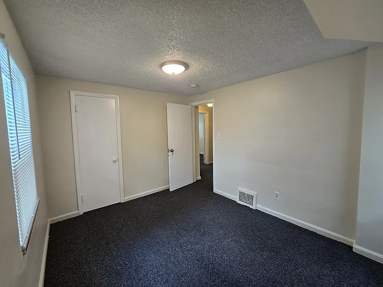 15205 Maplewood Ave — Photo 28