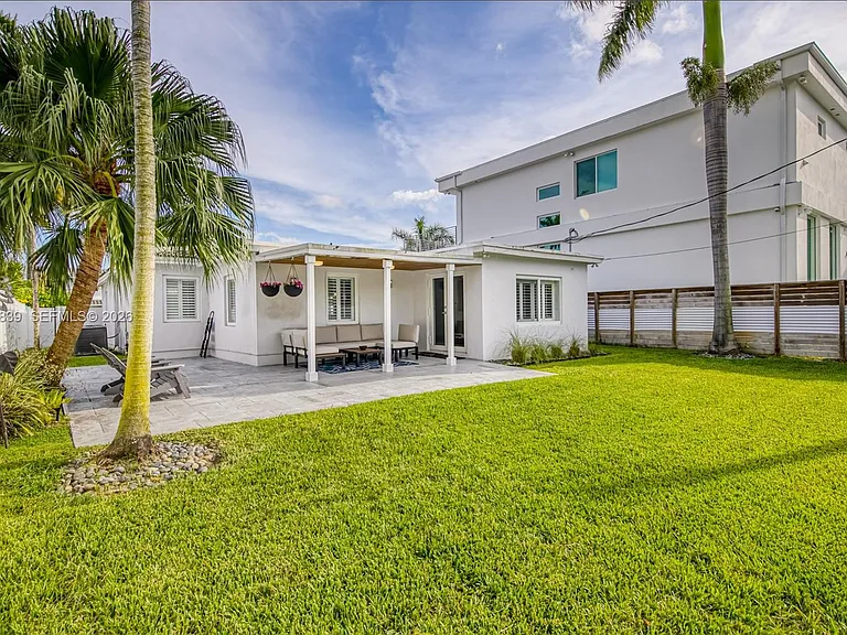 1239 Washington St — Photo 44