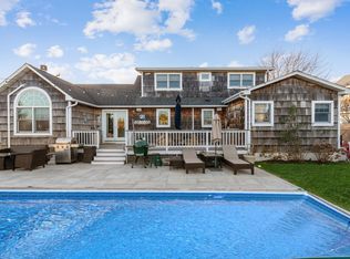 26 Dellaria Ave, Southampton, NY 11968