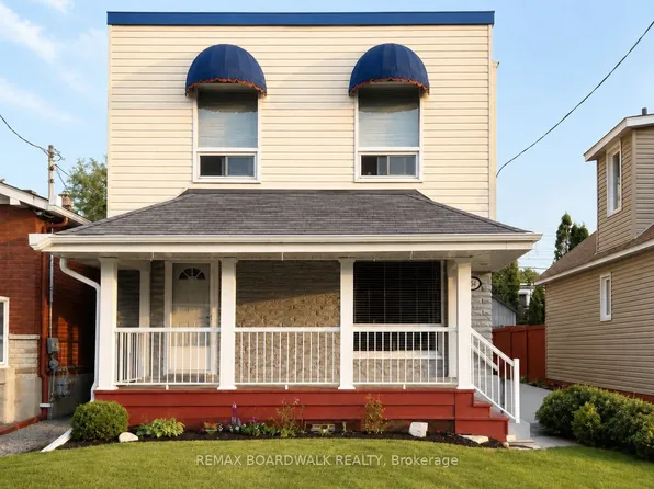 332 Shakespeare St #1, Ottawa, ON K1L 5M2