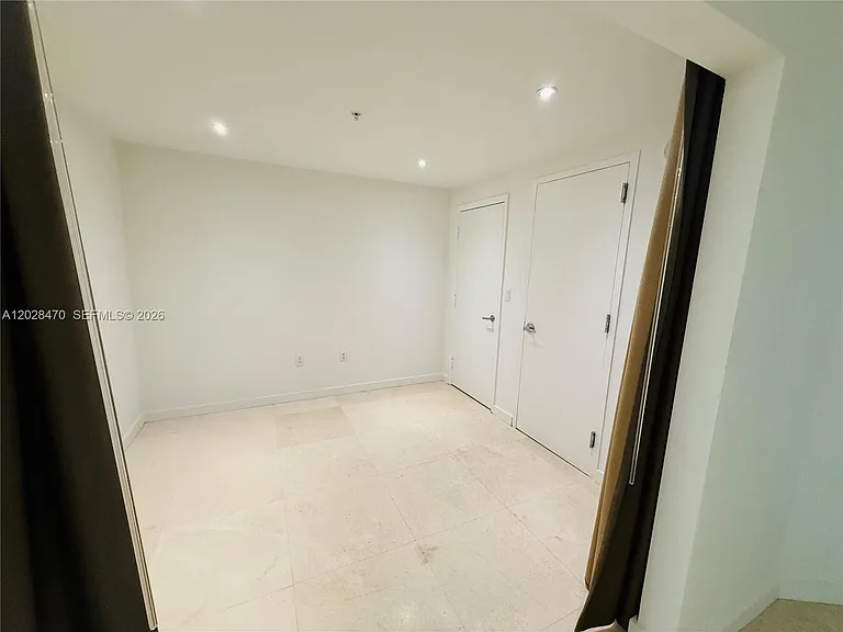 1900 N Bayshore Dr #2415 — Photo 6