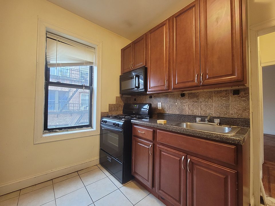 1st image of 12 Gardner Ave #35