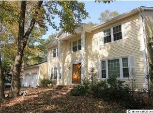 16 Canvas Back Rd, Manalapan, NJ 07726