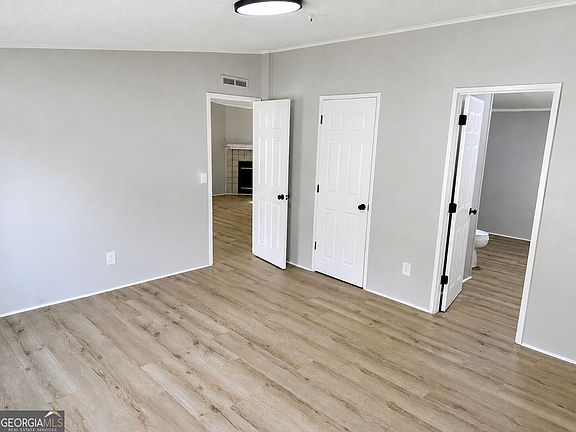 5th image of 2050 Buckhorn Rd