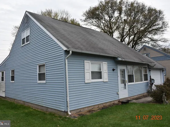 51 Rorer Ave, Hatboro, PA 19040