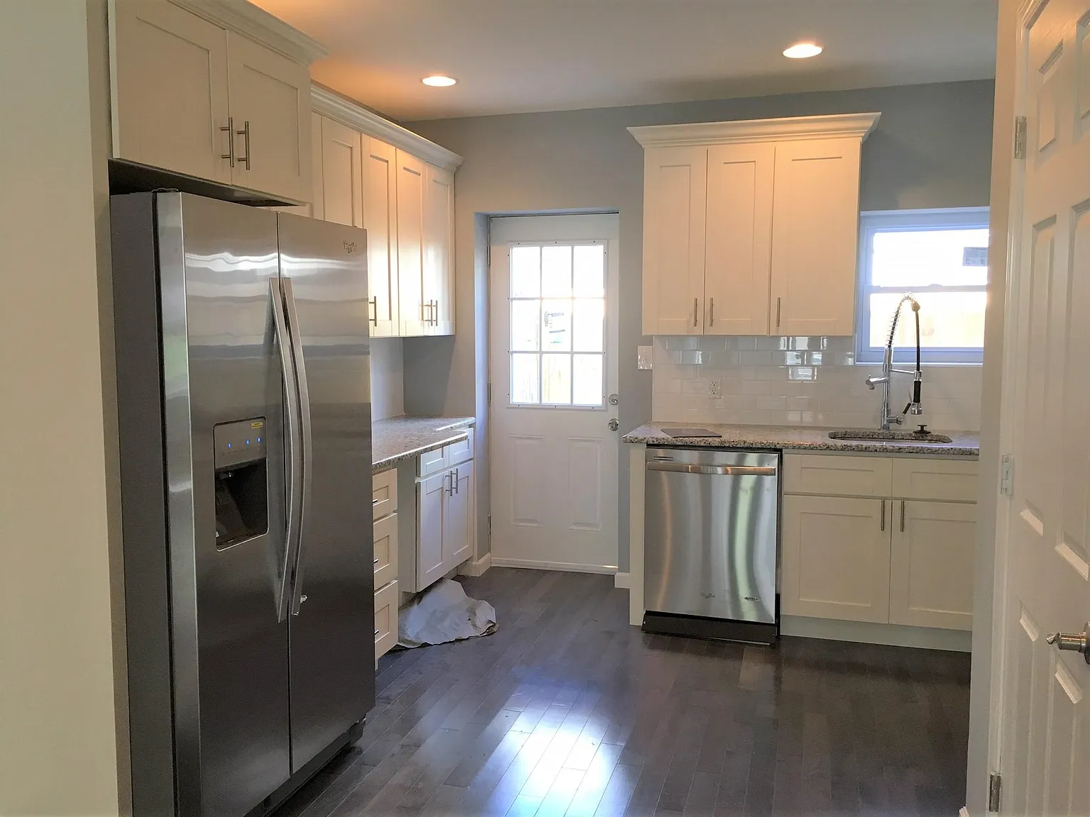 2 bed, 1.5 bath, 952 sqft, $1,725 — Photo 2