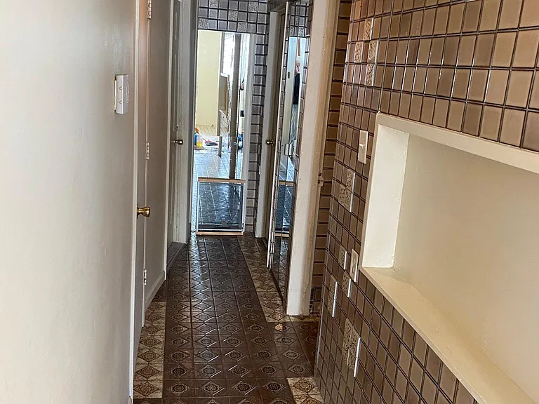 2076 Alberta St — Photo 8