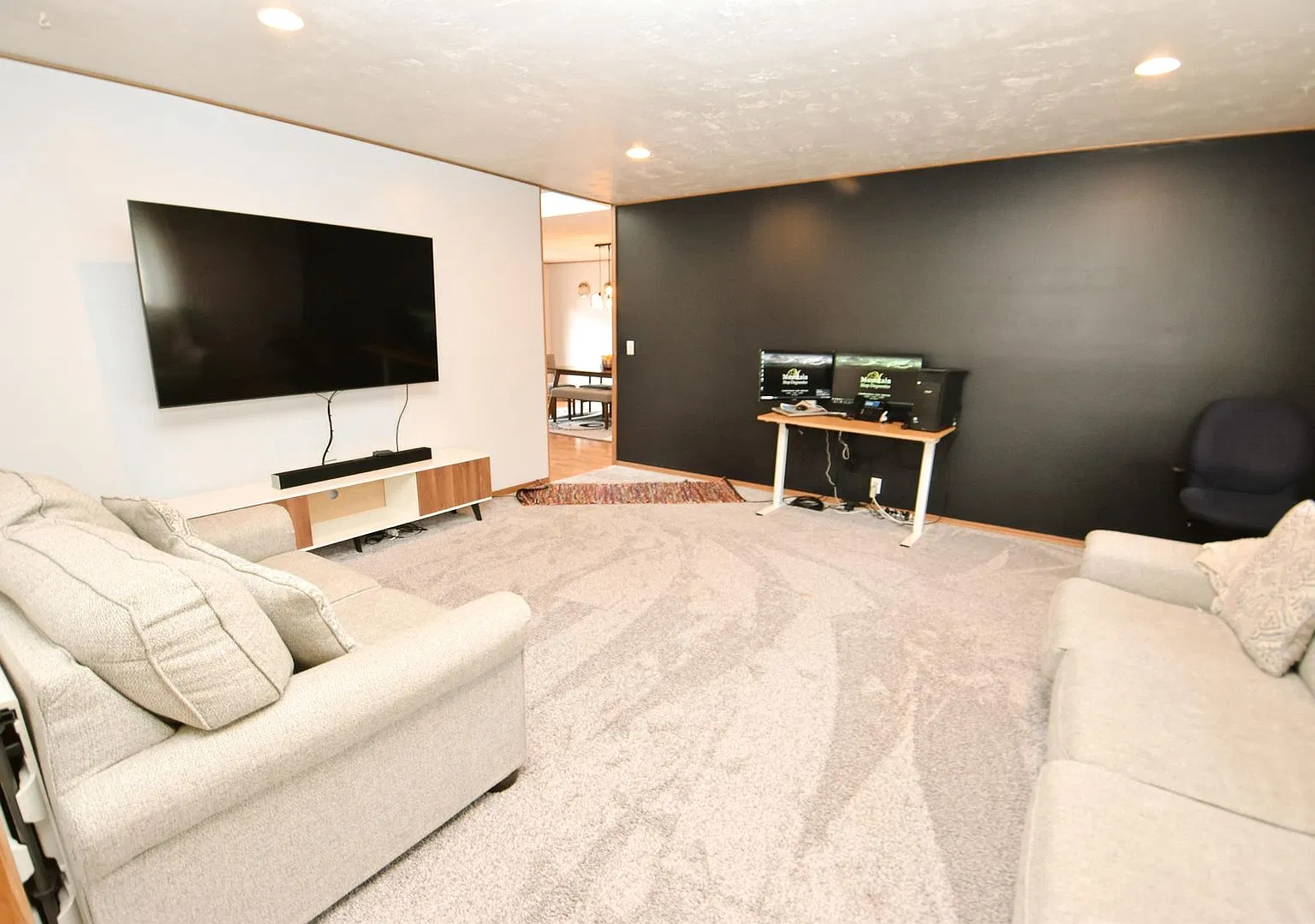 Updated ranch style home in Twyckenham Hills — Photo 2