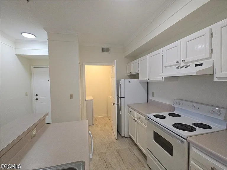 11500 Villa Grand #316 — Photo 3