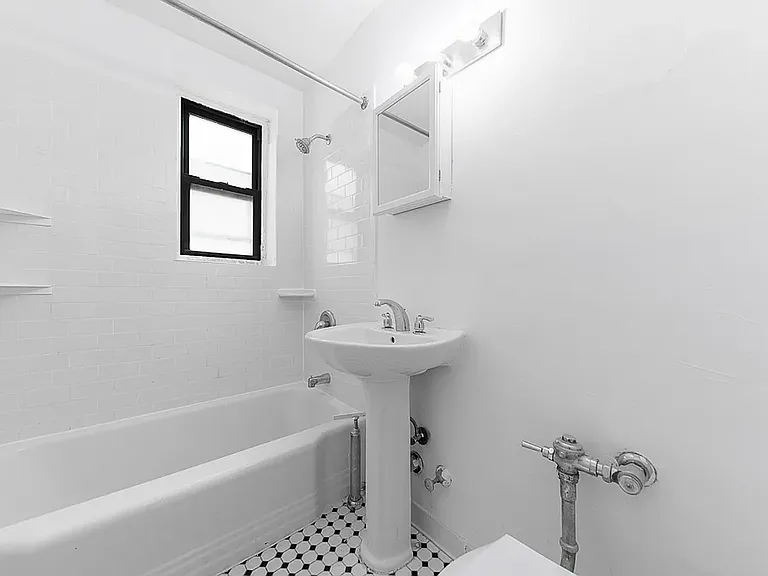 3415 Parsons Blvd #5O — Photo 7