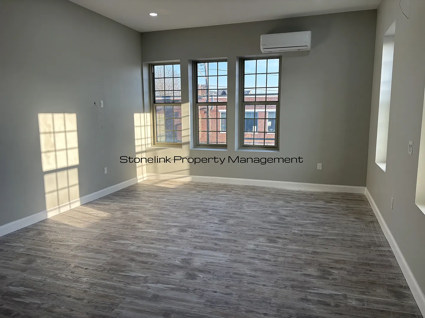 387 Broad Street — Photo 4