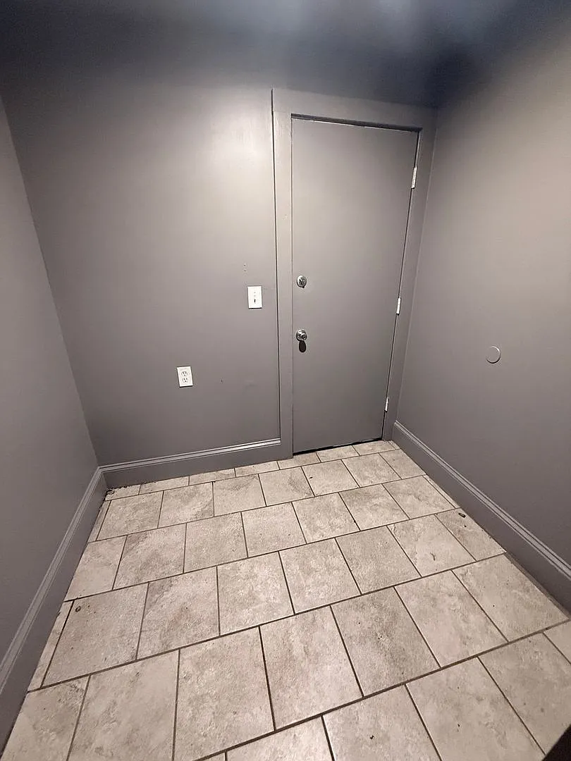 Charming 3-Bedroom Home for Rent with a Yard and Front Porch! — Photo 4