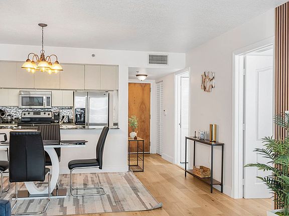 4th image of 1200 Brickell Bay Dr Floor 15-ID1256813P