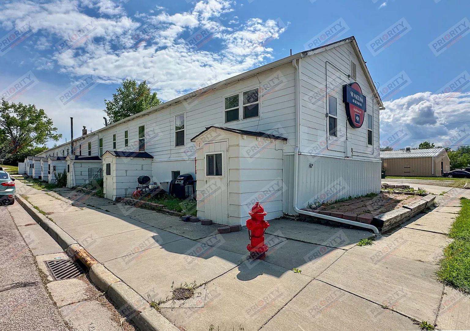 300 Rohan Ave — Photo 2