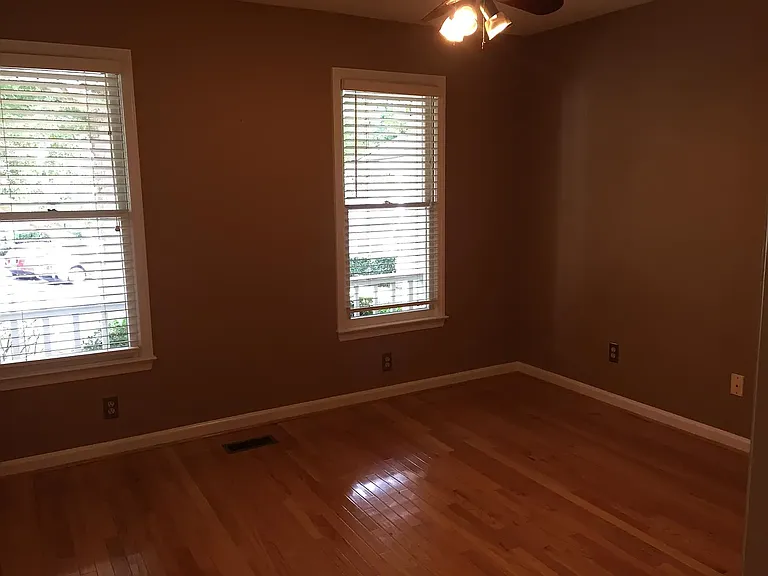 1617 Claiborne Ct — Photo 7