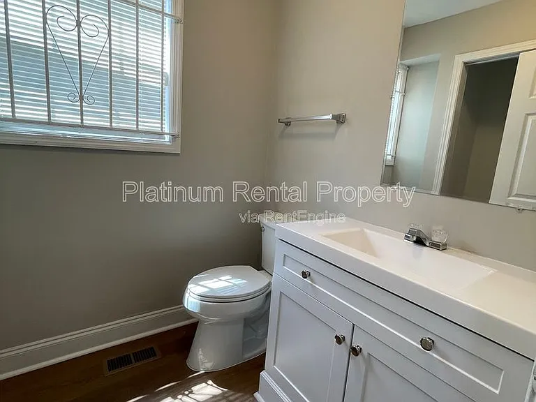 1135 Coleman St SW — Photo 15