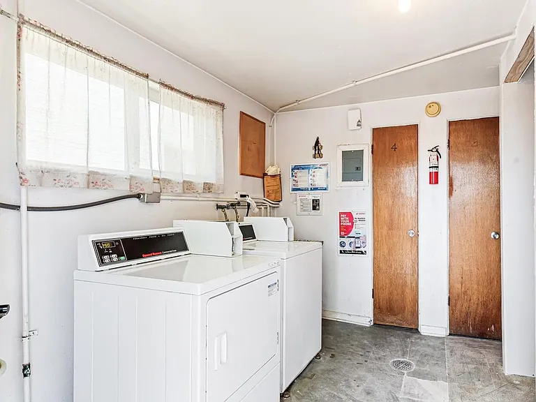 1679 Reed St — Photo 35