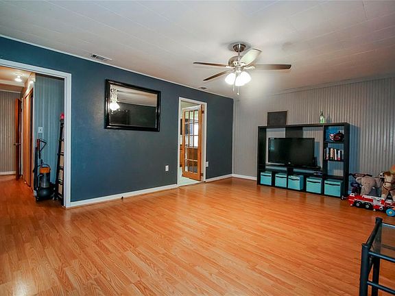 4th image of 629 Hallvale Dr