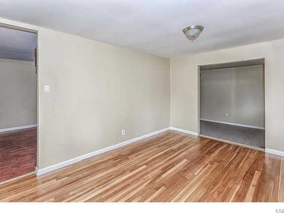5th image of 940 Loveland Dr