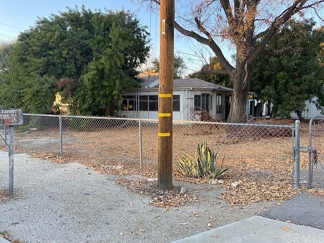 1st image of 4520 E Lincoln Ave