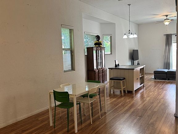 5th image of 696 Yew Barrow Ct