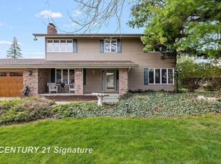 4743 Century Dr, Saginaw, MI 48638