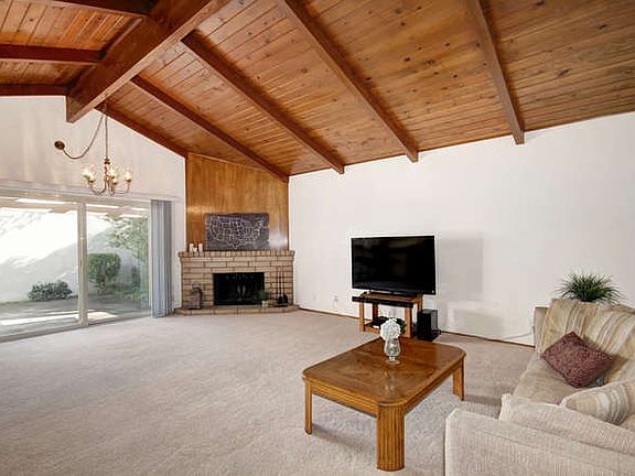 5th image of 27 Lundy Ct