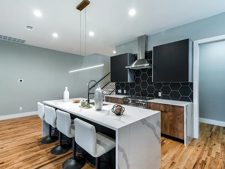 6249 Saint Moritz Ave — Photo 8