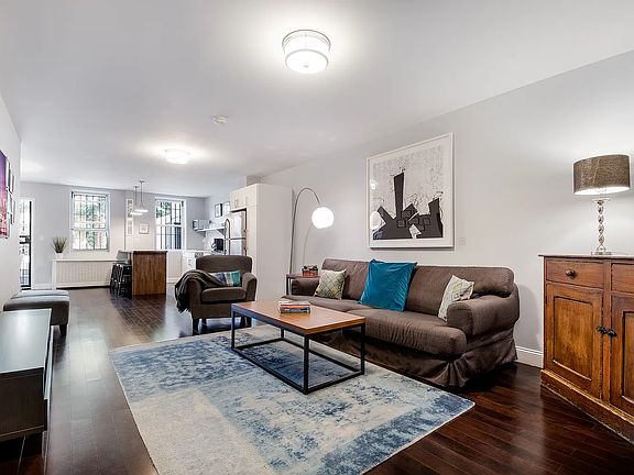 3rd image of 347 W 51st St #1