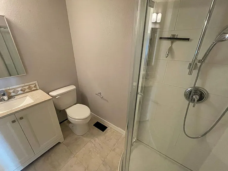 5311 Kingsway — Photo 20