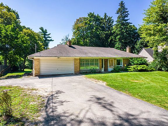 2nd image of 15 Bellehaven Cres