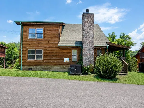 2223 Eagle Feather Dr, Sevierville, TN 37876