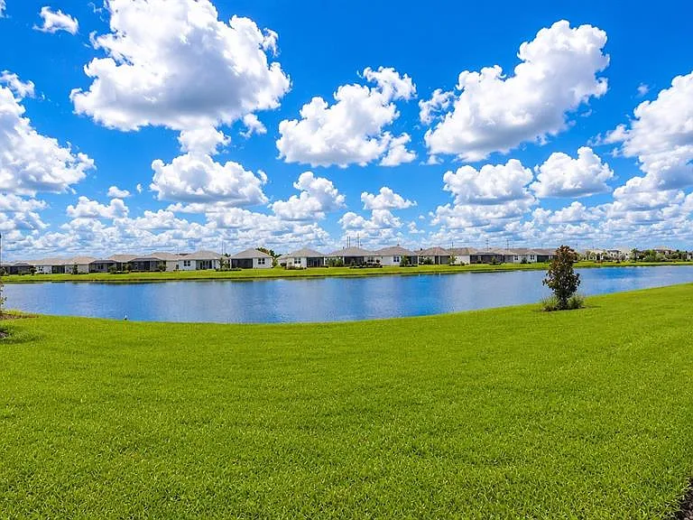 8075 Slipway Dr — Photo 20