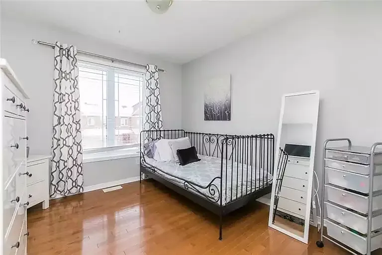 2267 Silverado Cres #1A — Photo 10