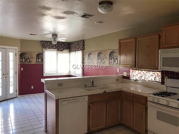5th image of 8212 Lake Isle Ct