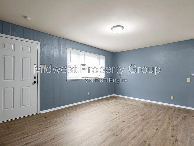 1432 E Pitman Ave — Photo 2