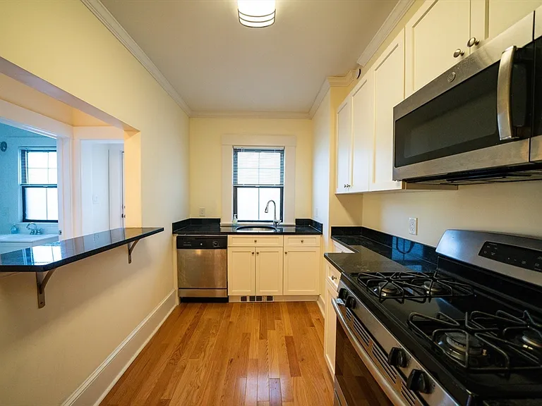 123 Ward St #5 — Photo 2