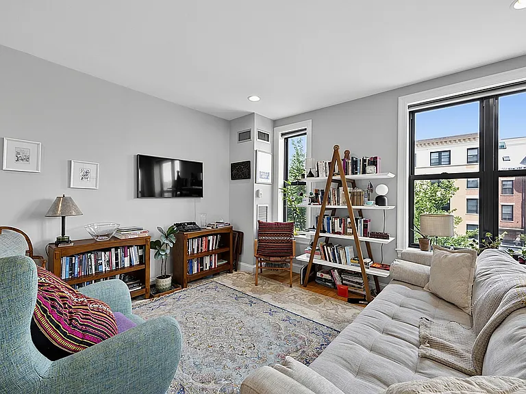 1723 Washington St #302 — Photo 2