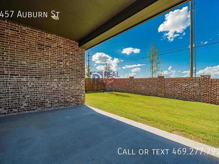 2457 Auburn St — Photo 30