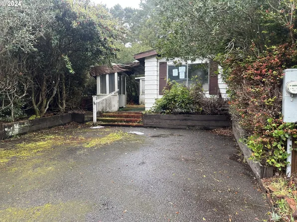 1601 Rhododendron Dr Space 687, Florence, OR 97439