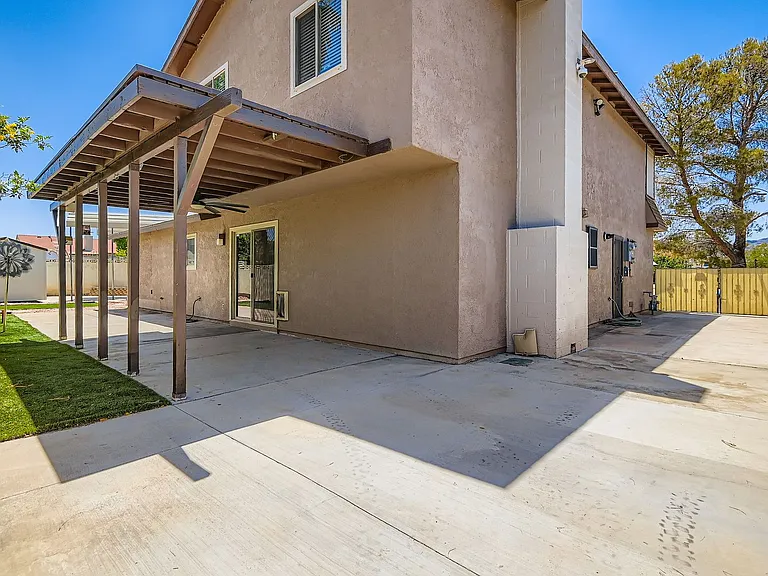 733 Strawberry Pl — Photo 26