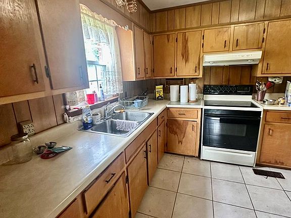 4th image of 1749 Brimstone Creek Rd